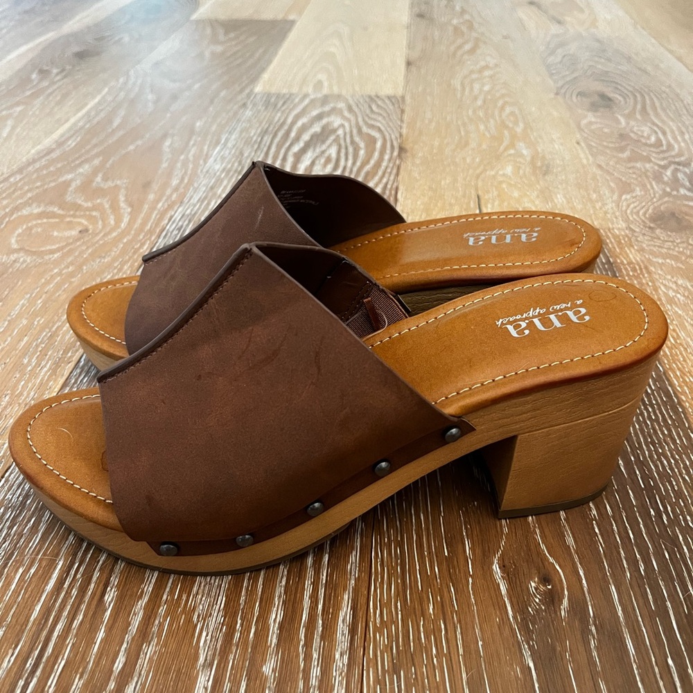 Ana Elissa Cognac Clog Sandals Shoes Women's Size 9 - Picture 1 of 11